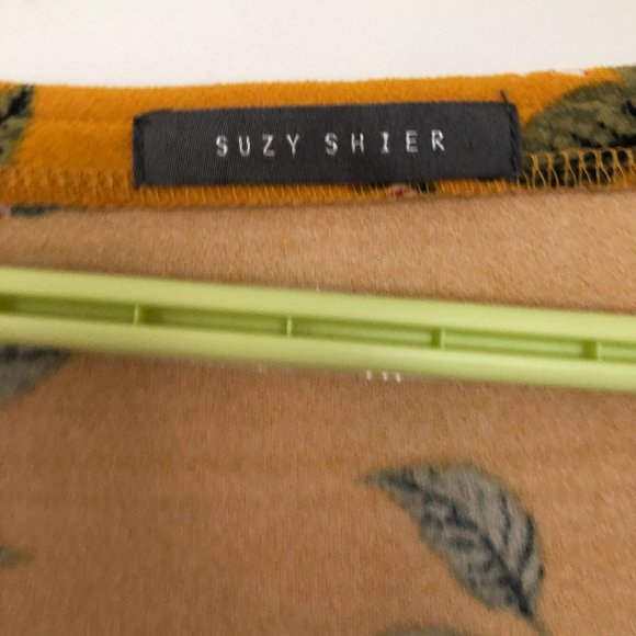 Mustard Yellow with floral design Suzy Shier size medium shirt mustard - Picture 5 of 9